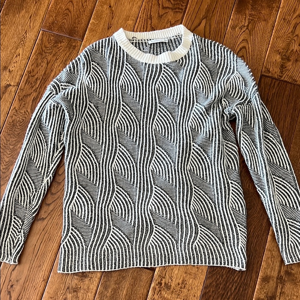 Staccato Black and White Crewneck Sweater with Geometric Pattern